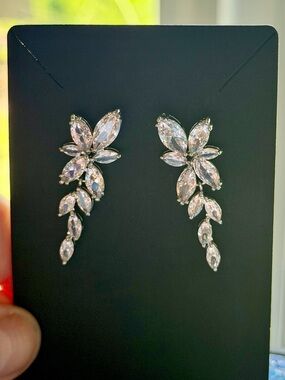 Sparkling Marquise Leaf Drop Earrings - Clear Crystal